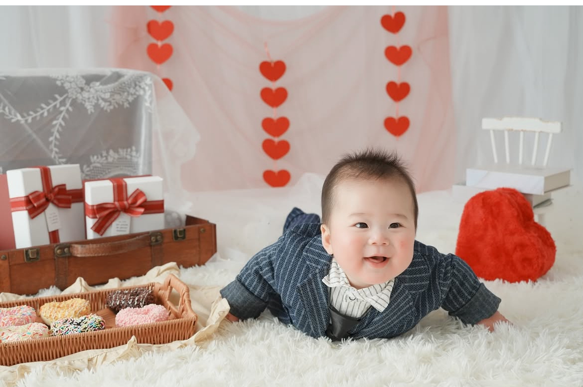 Family baby massage👶👧👦